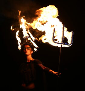 Feuerkrone bei Feuershow von Miigaa Feuershow Feuerkrone mit Miigaa