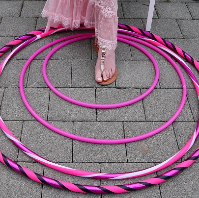 pinke Hula Hoops aus Handarbeit