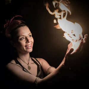 Christiane Meyer Feuerschaum Hände Quadrat