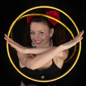 Hula Hoop WOrkshop und Show mit Miigaa