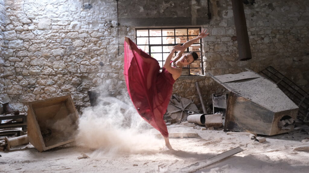 Miigaa - Model und Tänzerin