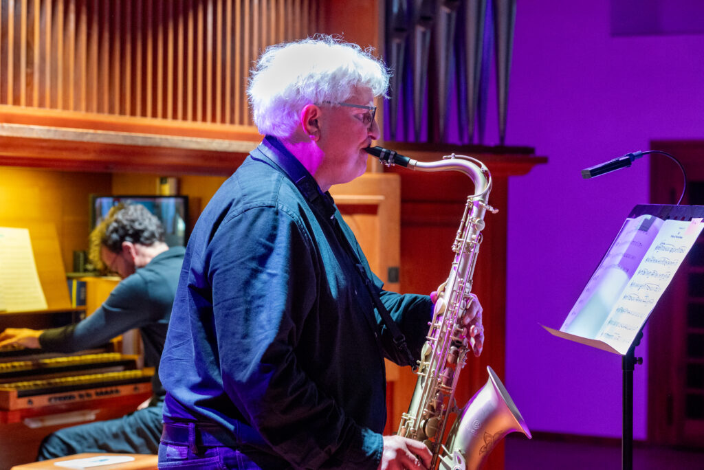 Tanz-O-Sax, Ein Trio das Konzerte für alle Sinne gibt. Getanzte Konzerte mit Orgel, Saxophon und Performance von Rolf Most, Thomas Meyer und Christiane Meyer Foto von Syliva Bechle Tanz-O-Sax, Ein Trio das Konzerte für alle Sinne gibt. Getanzte Konzerte mit Orgel, Saxophon und Performance von Rolf Most, Thomas Meyer und Christiane Meyer Foto von Syliva Bechle