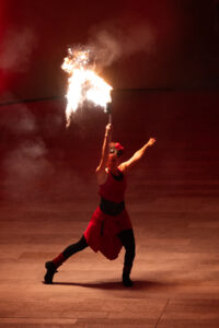 Tanz-O-Sax, Ein Trio das Konzerte für alle Sinne gibt. Getanzte Konzerte mit Orgel, Saxophon und Performance von Rolf Most, Thomas Meyer und Christiane Meyer Foto von Syliva Bechle