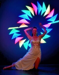 LED Performance von Miigaa, Foto von Beate Paulus